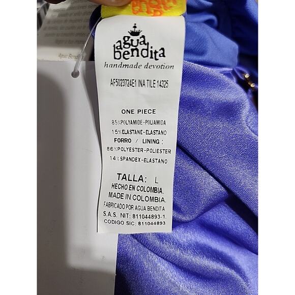 NEW Agua Bendita Ina Tile Embellished Flower Plunge V-Neck One Piece Swimsuit - Picture 8 of 9